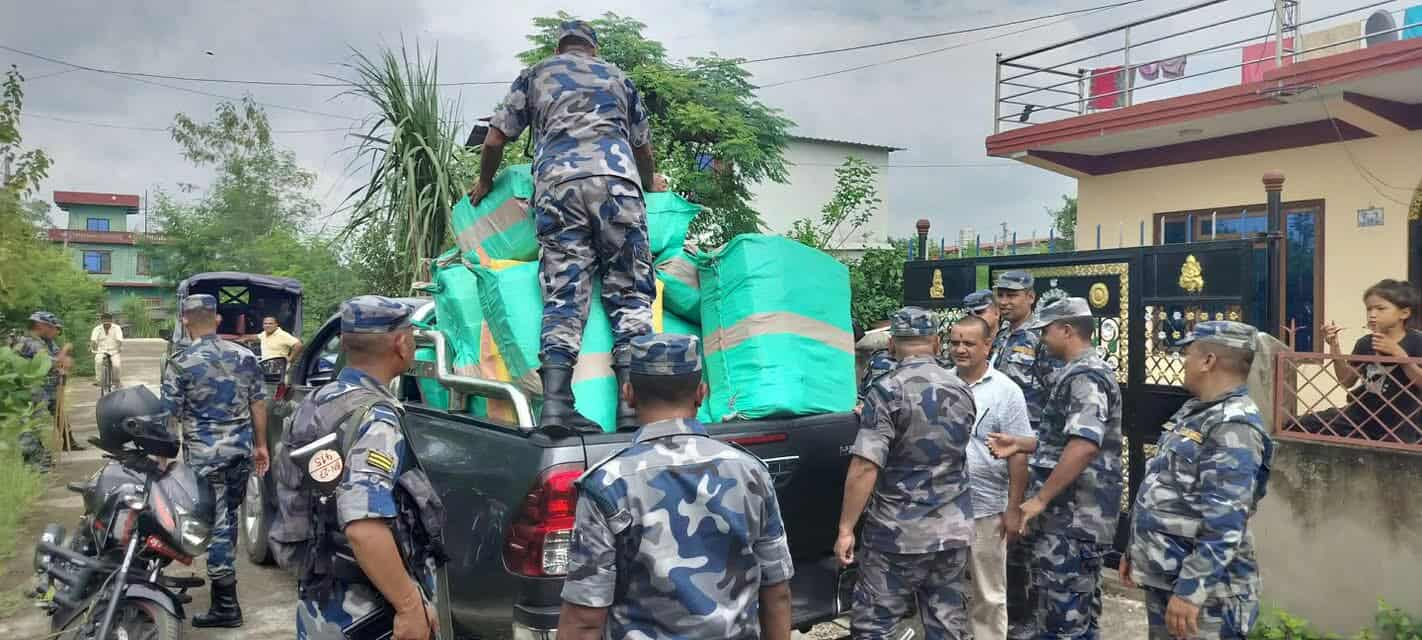 सशस्त्र प्रहरीद्वारा १६ लाख बराबरको अवैध सामान बरामद 